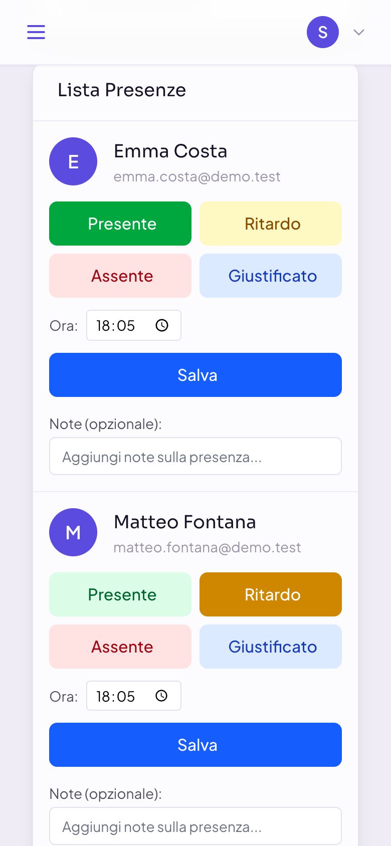 Presenze di un corso di ballo segnate dal telefono